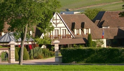 Hostellerie La Briqueterie Epernay Champagne gourmet escapade με ελικόπτερο