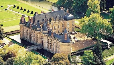 Ενοικίαση ελικοπτέρου για το Château D’Esclimont με υπερπτήση του Tour de Paris
