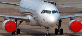 location jet privé, cabine MD 83 vide sièges blancs