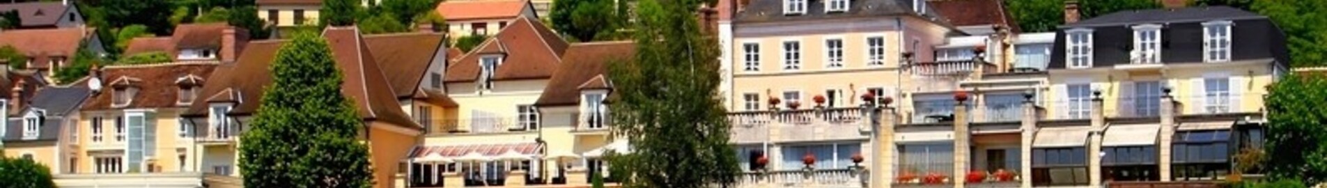 Ενοικίαση ελικοπτέρου για το La Côte Saint-Jacques στη Joigny
