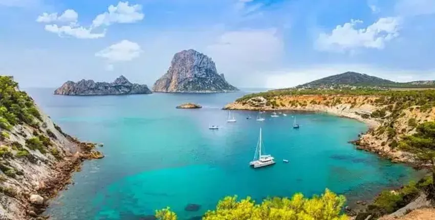 Παρίσι - Ίμπιζα : ενοικίαση ιδιωτικού τζετ 