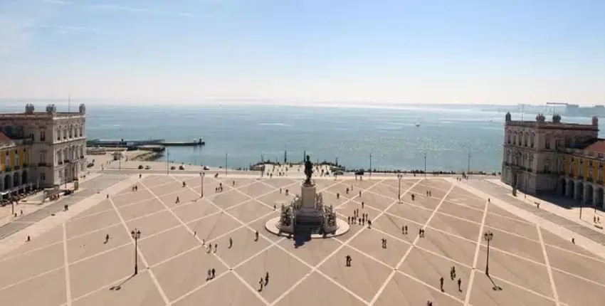Παρίσι - Λισαβόνα: ενοικίαση ιδιωτικού τζετ 
