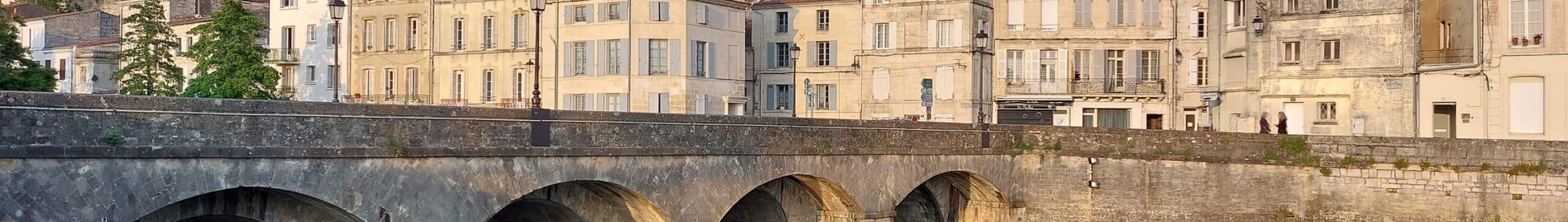 Niort Souche: ενοικίαση ιδιωτικού τζετ 