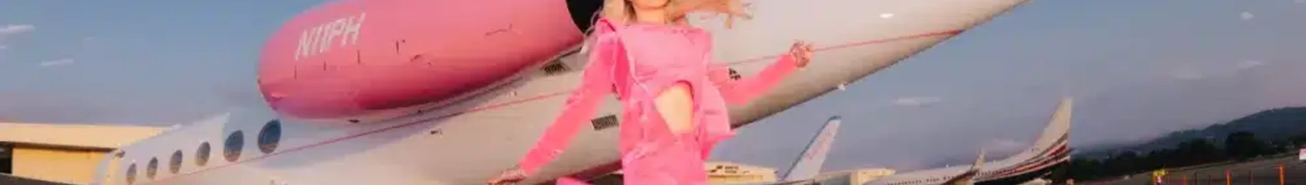 Sliv Air: Paris Hilton υπογράφει ένα Gulfstream με τη δική της εικόνα